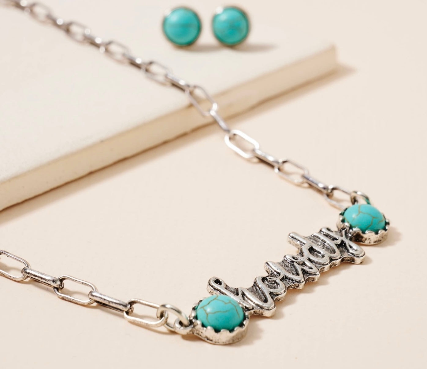 Western Pendant Necklace