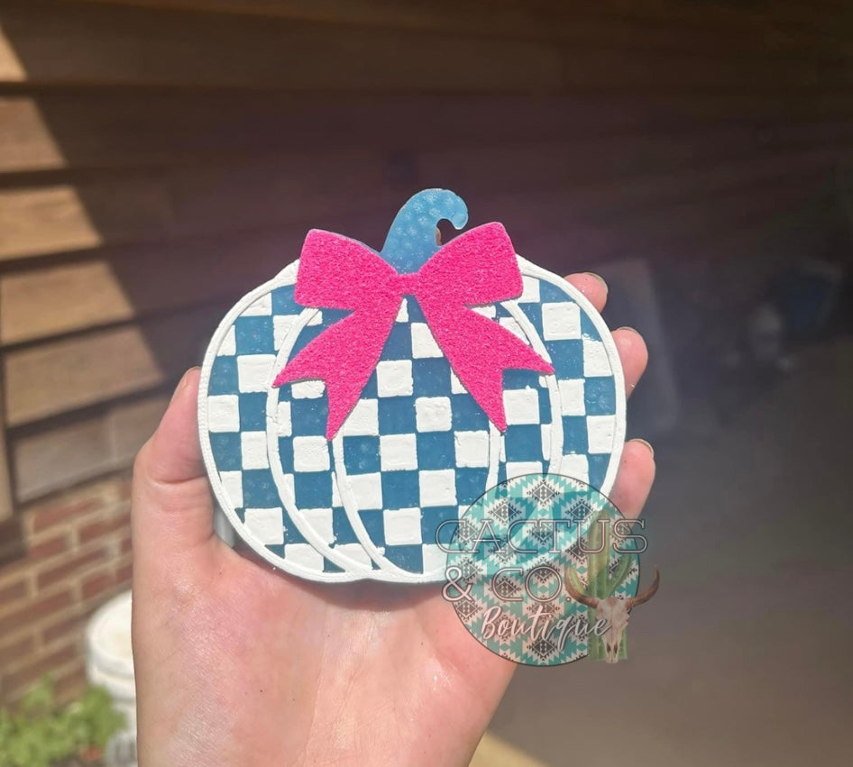 Checkered Pumpkin w Bow freshie