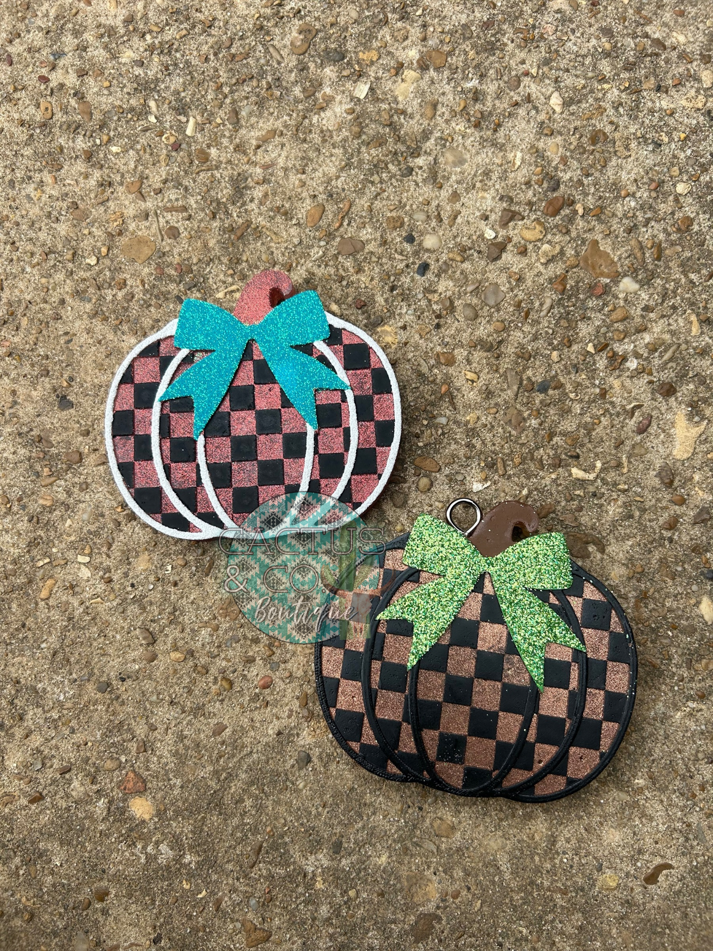 Checkered Pumpkin w Bow freshie